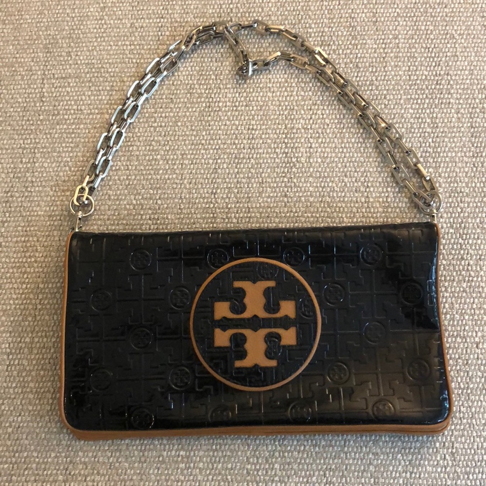 Tory Burch clutch perfect for summer!